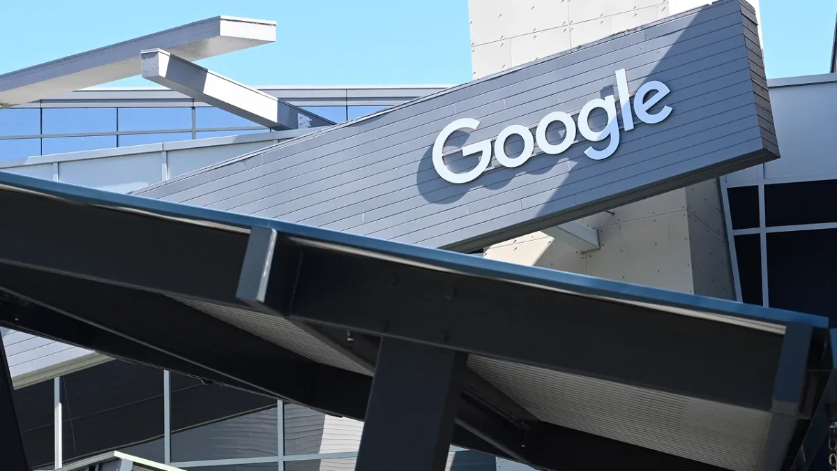 Alphabet втратила $500 млрд ринкової вартості після звіту про витрати на ШІ та сповільнення пошукової реклами
