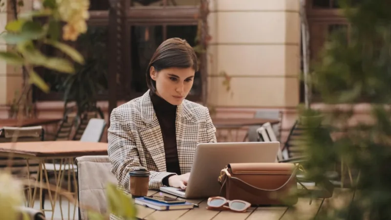 Офісні IT-вакансії в Україні: частка впала до 20%