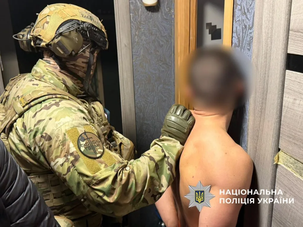 Кіберполіція викрила нову схему: шахрай «купував» дрони, сидячи в колонії на Львівщині